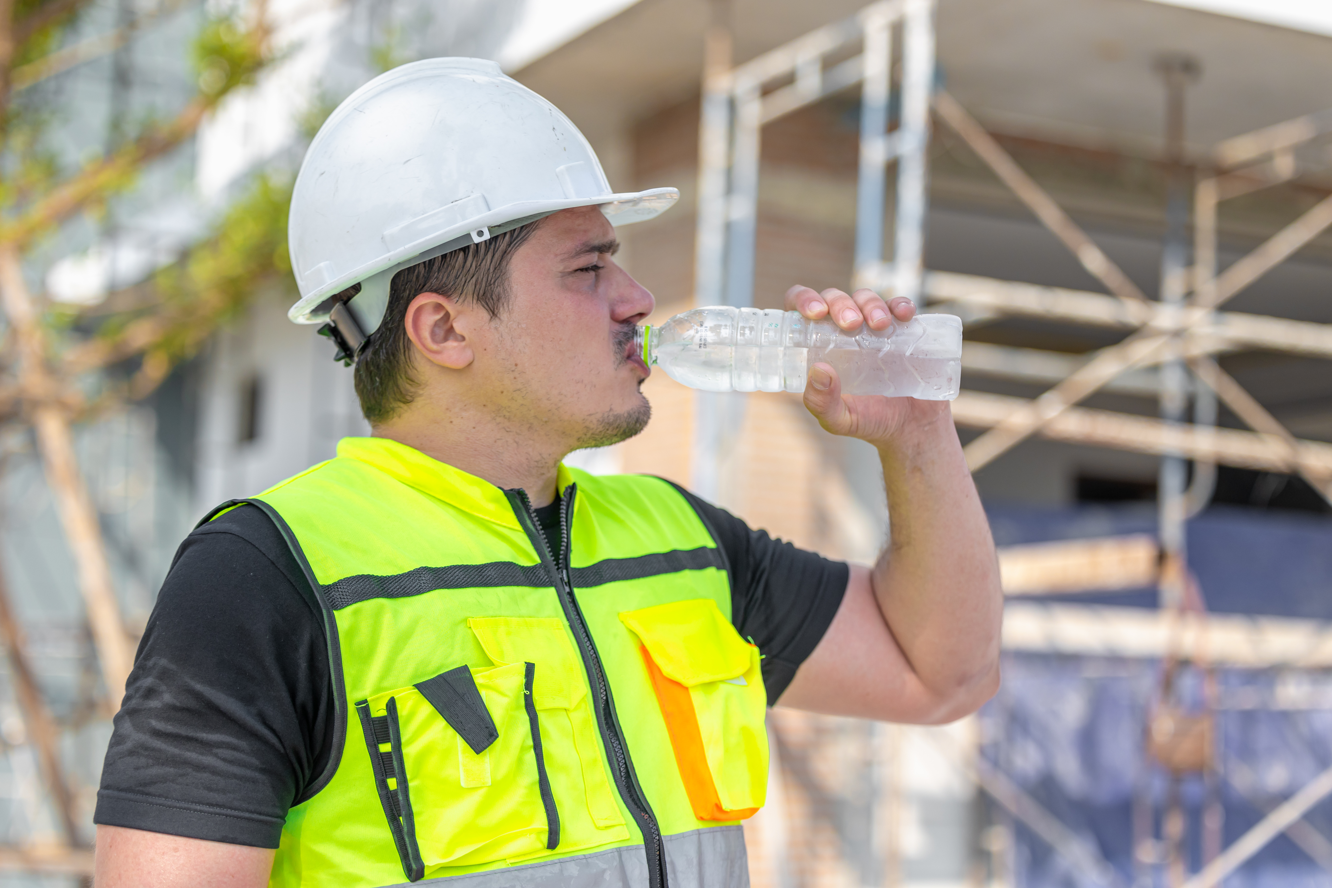 Seguridad en obra durante una ola de calor
